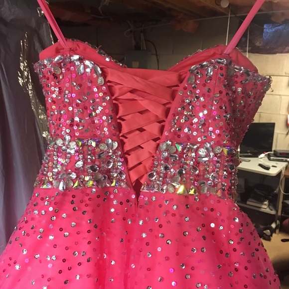 Pretty pink prom dress!! - Picture 3 of 8